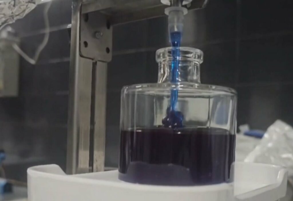 251102020249_0f1d1c841bd16203c3288612b43aa7a4_XL