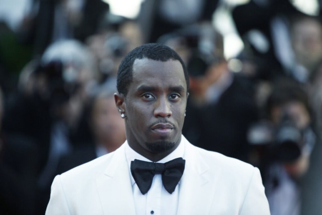 Diddy: Νέες φωτογραφίες του μέσα από τη φυλακή - Απαθανατίστηκε στο προαύλιο με άλλους κρατούμενους