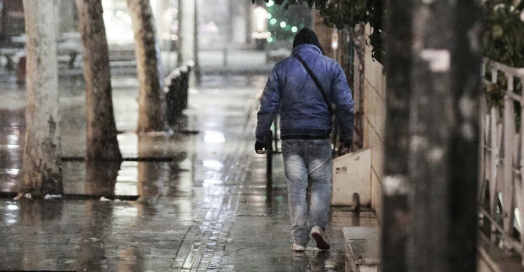 Καιρός: Με ήπιες θερμοκρασίες ξεκινάει η εβδομάδα - Πού αναμένονται βροχές