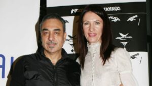 Σε στενό οικογενειακό κύκλο η κηδεία της συζύγου του Νότη Σφακιανάκη – Θα αποτεφρωθεί στη Ριτσώνα