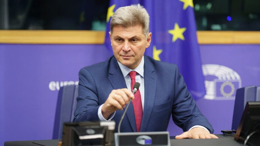 Ν. Φαραντούρης: Ζητάει διάλυση της Βουλής και εκλογές για να αποκατασταθεί η «θεσμική ανισορροπία»