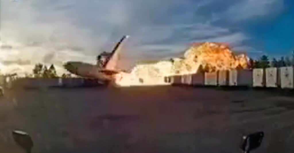 Κεντάκι: Η στιγμή της συντριβής του αεροσκάφους cargo της UPS - Έγειρε στο πλάι και έπιασε φωτιά