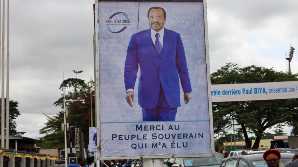 Ορκίστηκε για όγδοη φορά ο πρόεδρος του Καμερούν