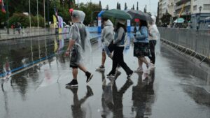 Καιρός: Δύο διαδοχικά βαρομετρικά φέρνουν έντονες βροχές