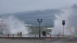 Έκτακτο δελτίο καιρού από την ΕΜΥ: Έρχονται βροχές και καταιγίδες από αύριο