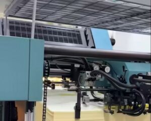 Το νέο βίντεο Τσίπρα για το βιβλίο του: Οι μηχανές δουλεύουν στο φουλ για την εκτύπωση της «Ιθάκης»