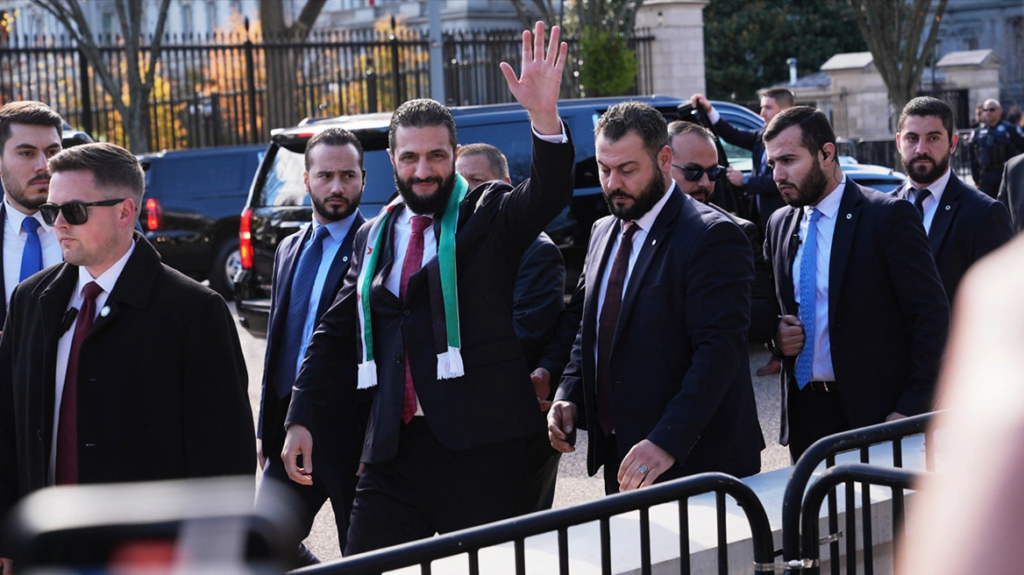 ΗΠΑ: Στον Λευκό Οίκο ο πρόεδρος της Συρίας - Αναστολή κυρώσεων κατά της Συρίας για έξι μήνες από την Ουάσινγκτον