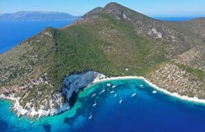 Όμιλος Τσάκου: Επένδυση 85,4 εκατ. για τουριστικό πρότζεκτ στην Ιθάκη