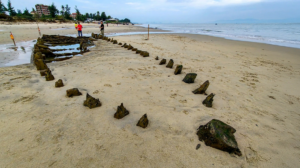 Αρχαίο ναυάγιο στο Βιετνάμ αποκάλυψε ο τυφώνας Καλμάγκι - Δείτε το βίντεο