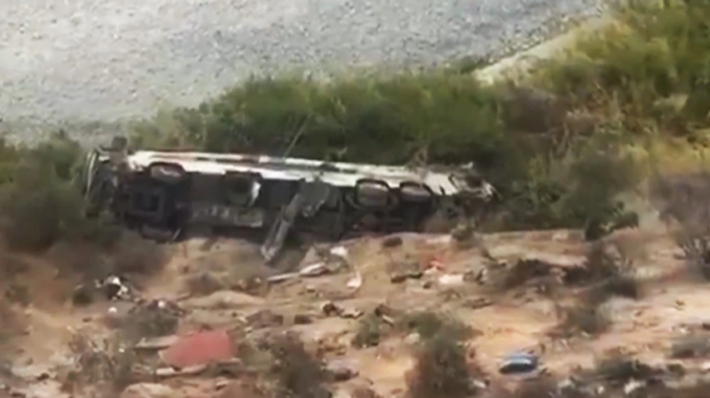 Περού: Λεωφορείο έπεσε σε γκρεμό - Στους 37 οι νεκροί