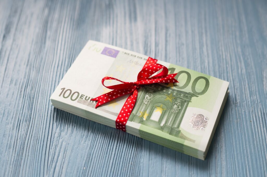 Δώρο Χριστουγέννων: Νωρίτερα φέτος η καταβολή του