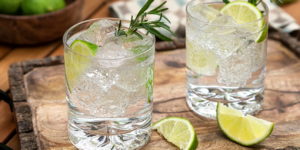 Μόνο σε αλκοολούχα ποτά μπορεί να δοθεί η ονομασία "τζιν" αποφάσισε δικαστήριο της ΕΕ