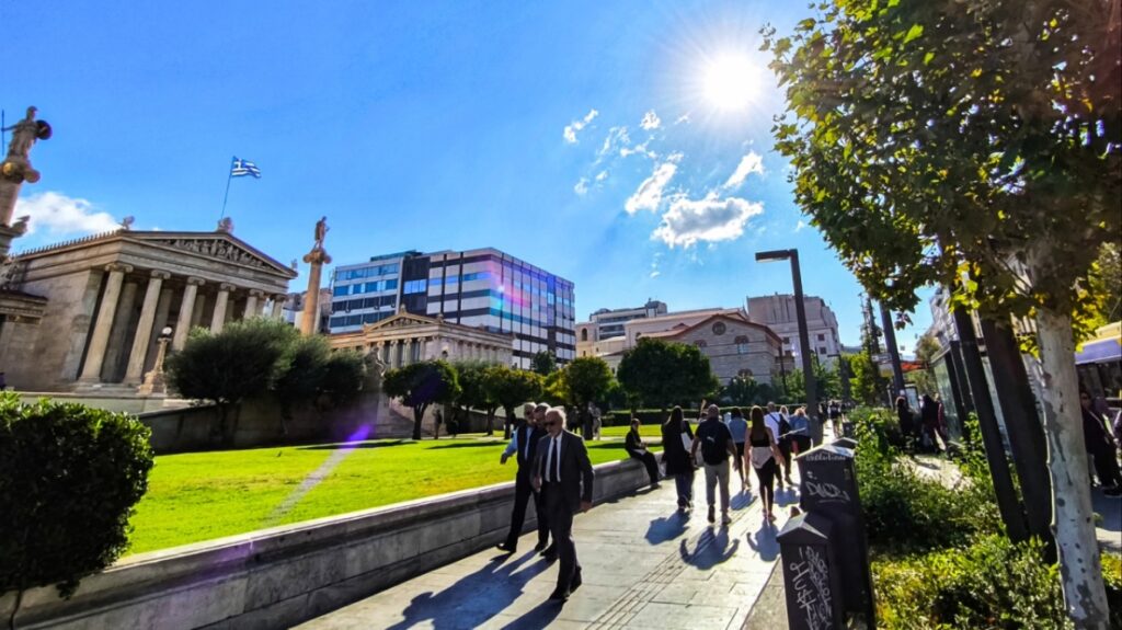 Ανοιξιάτικος ο καιρός μέχρι τα μέσα της εβδομάδας - Πότε επιστρέφει το φθινόπωρο