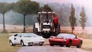 Από ραπτομηχανές σε supercars: Πέντε θρυλικές μάρκες που δεν ξεκίνησαν φτιάχνοντας αυτοκίνητα