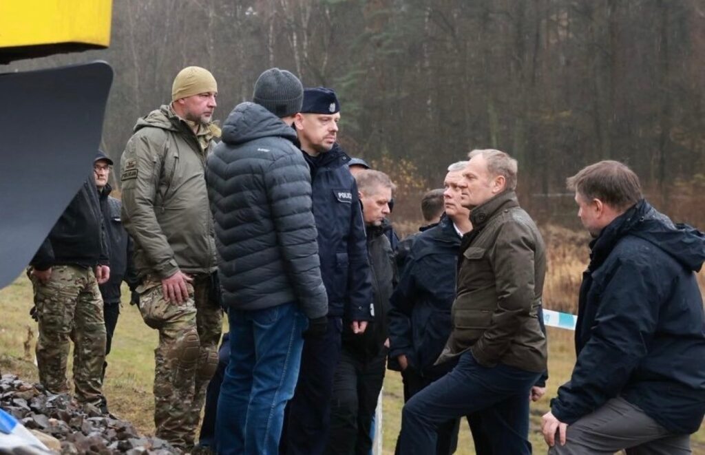 Πολωνία: Έκρηξη στη σιδηροδρομική γραμμή Βαρσοβία-Λούμπλιν - Για δολιοφθορά μίλησε ο Τουσκ