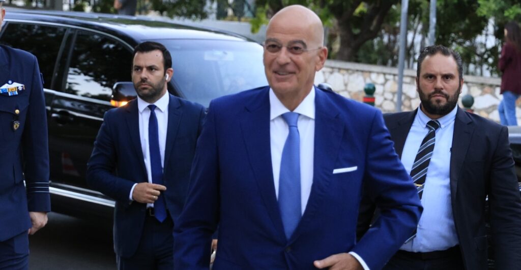 Στο Κέντρο Πληροφοριακού Πολέμου Ειρηνικού του Πολεμικού Ναυτικού των ΗΠΑ για τα θαλάσσια drones ο Δένδιας