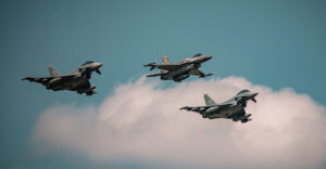 Συναγερμός στην Πολωνία: Απογείωσε μαχητικά εν μέσω πληγμάτων της Ρωσίας στην Ουκρανία