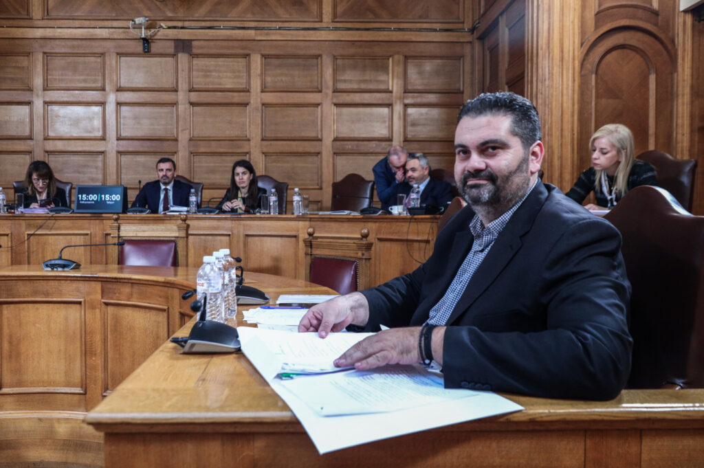 Σφοδρή αντιπαράθεση στην εξεταστική για τον ΟΠΕΚΕΠΕ μετά την παραδοχή Τζεδάκη: «Έπαιρνα επιδοτήσεις και εκτός Κρήτης»