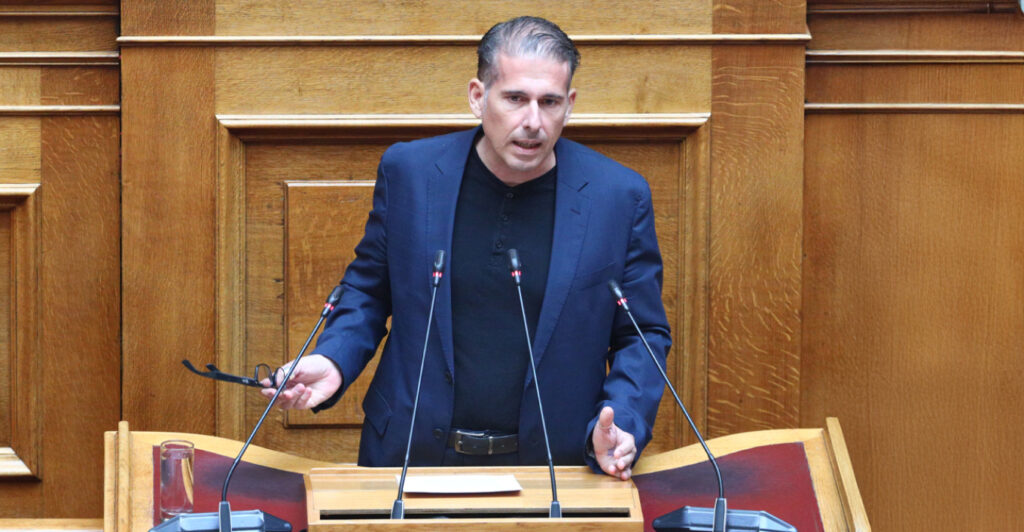 Διαμαντής Καραναστάσης: Παραιτήθηκε από βουλευτής με ανάρτηση στο Facebook - «Επιστρέφω στον Πολιτισμό»