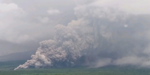 Ινδονησία: Έκρηξη του ηφαιστείου Σεμέρου στην Ιάβα - Εκκενώνουν εκατοντάδες άνθρωποι