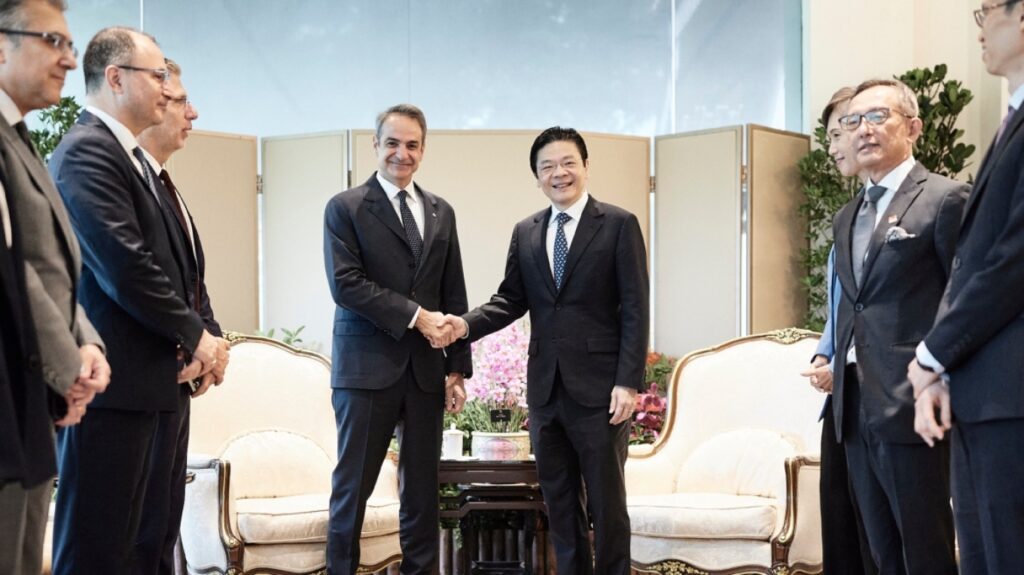 251120104542_mitsotakis-wong