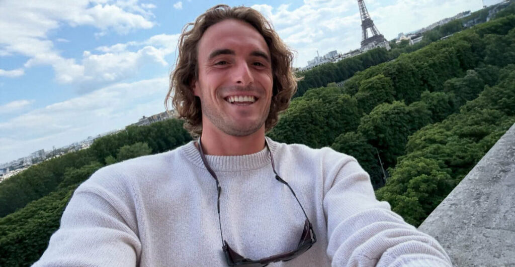 Στέφανος Τσιτσιπάς: Οι κάμερες τον έπιασαν να τρέχει με τη Lotus του με 210 χλμ. στην Αττική Οδό