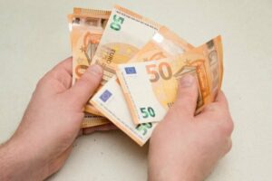 Επιστροφή ενοικίου: Τα τελικά ποσά για κάθε νοικοκυριό - Ποιοι αποκλείονται