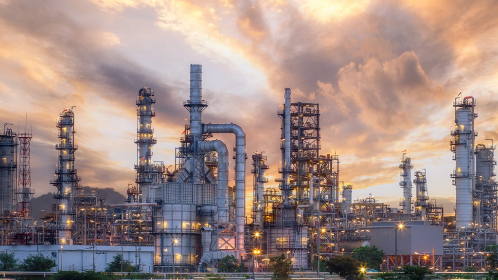 Συμμορφώνονται διυλιστήρια και τράπεζες σε Ινδία και Κίνα με τις αμερικανικές κυρώσεις σε ρωσικές εταιρείες