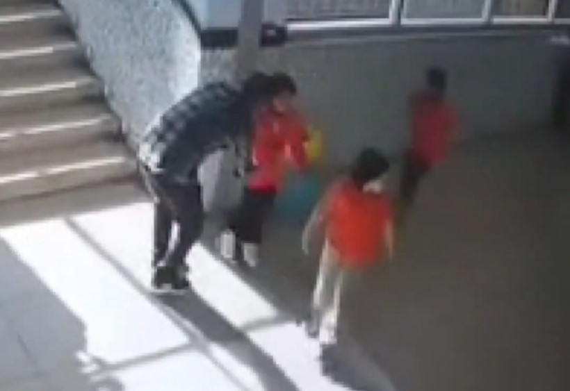 Τουρκία: Υποδιευθυντής σχολείου έσωσε μαθητή που πνιγόταν - ΒΙΝΤΕΟ