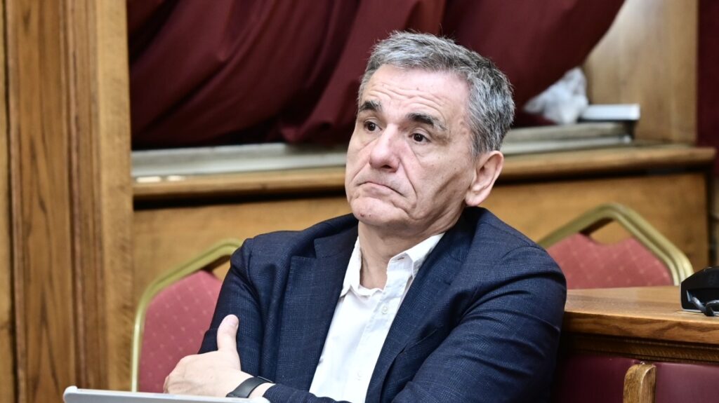 Τσακαλώτος κατά Τσίπρα: Συνεργασία δεν μπορεί να γίνει με έναν «πεφωτισμένο ηγέτη» που λέει στην αντιπολίτευση δεν τους κόβει και πρέπει να πάω εγώ