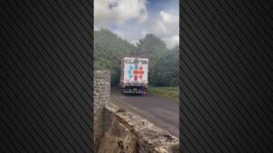 Google Maps: Λάθος της εφαρμογής γέμισε με φορτηγά ένα μικρό βρετανικό χωριό