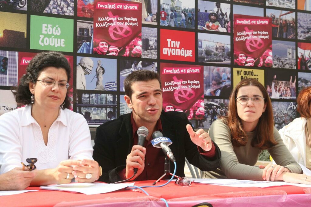 «Το έβαλα στα πόδια» - Ο Αλέξης Τσίπρας περιγράφει την πρώτη φορά που είδε τα Εξάρχεια γεμάτα με αφίσες με το πρόσωπό του -