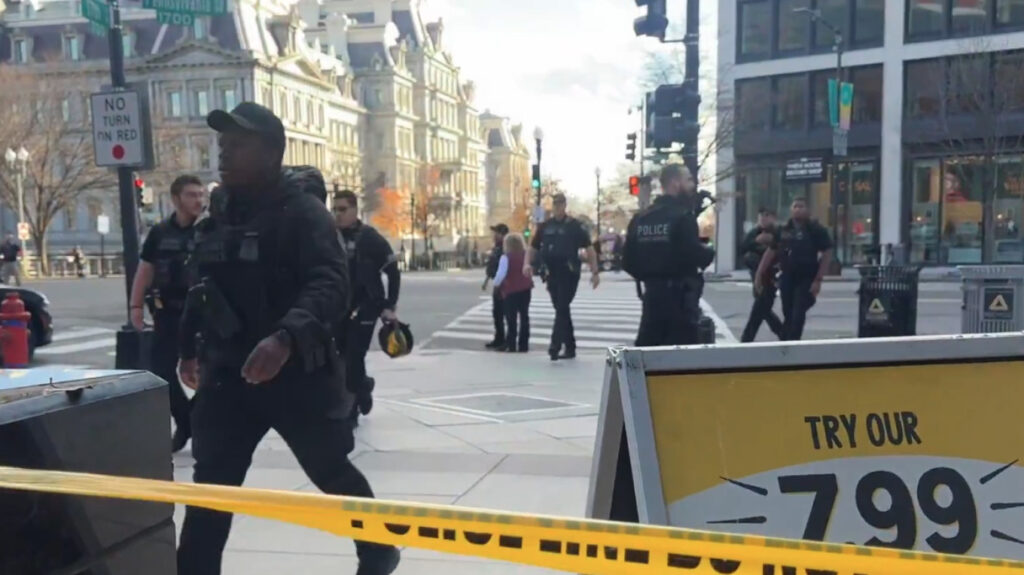 251126220339_whitehouse-x-xrwma