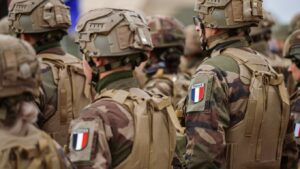 Γαλλία: Ο Μακρόν ανακοινώνει σήμερα ένα πρόγραμμα εθελουσίας στρατιωτικής θητείας