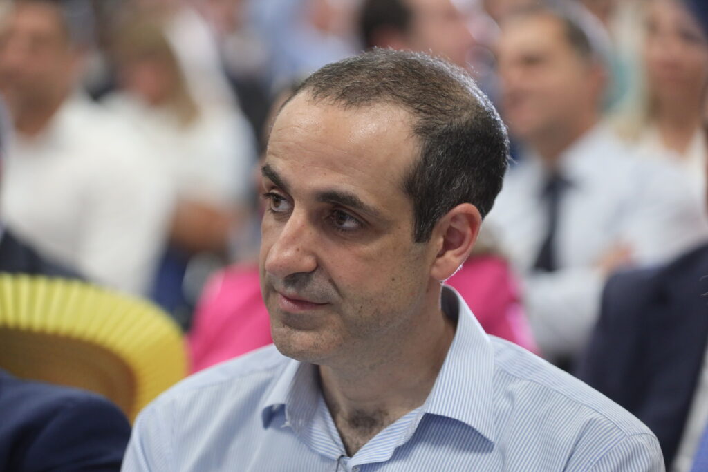 Απάντηση Δημητριάδη μετά την ανάληψη ευθύνης από τους «Πυρήνες Άμεσης Δράσης» για την επίθεση στα γραφεία της Ομάδας Αλήθειας