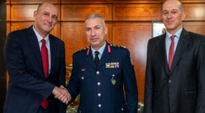 Δωρεά των Παναγιώτη και Γιώργου Αγγελόπουλου στην ΕΛ.ΑΣ