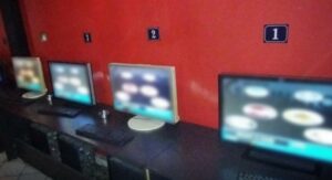 ΕΛ.ΑΣ: Λουκέτο σε κατάστημα με «φρουτάκια» στην Αθήνα - 4 συλλήψεις