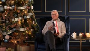 Bill Gates: Η κορυφαία πεντάδα βιβλίων που δεν πρέπει να λείπει από τις γιορτές σου