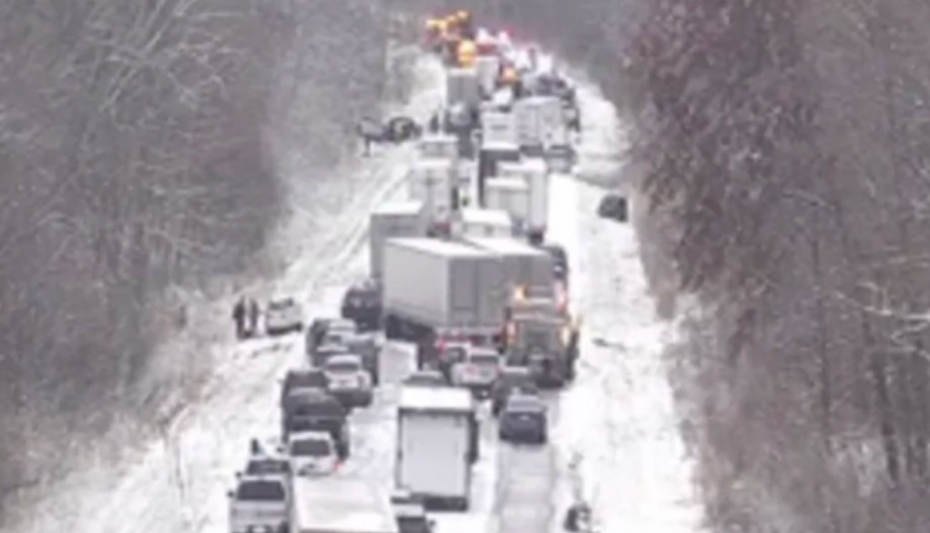 Ιντιάνα: Καραμπόλα 45 οχημάτων σε αυτοκινητόδρομο μετά από χιονόπτωση - ΒΙΝΤΕΟ