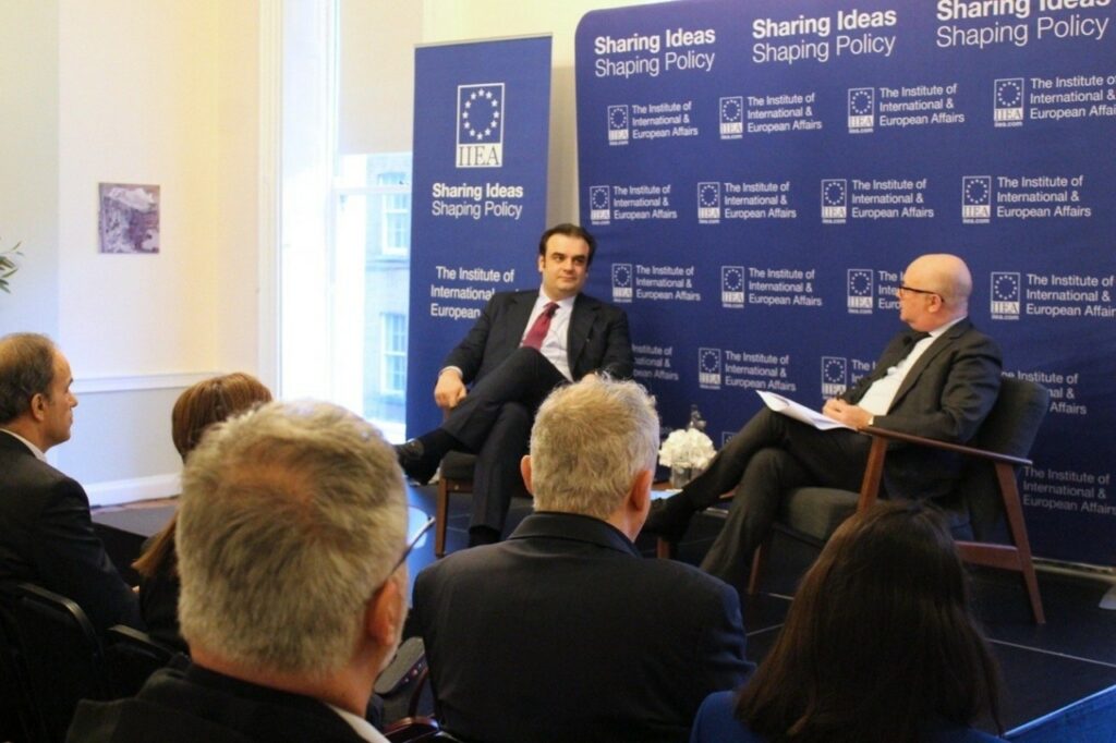 251201160742_image0-2-1280×852