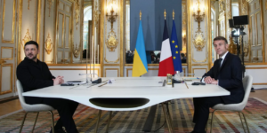 Τα τρία εμπόδια για ειρήνη στην Ουκρανία συζήτησαν Βολοντίμιρ Ζελένσκι και Εμανουέλ Μακρόν στο Παρίσι
