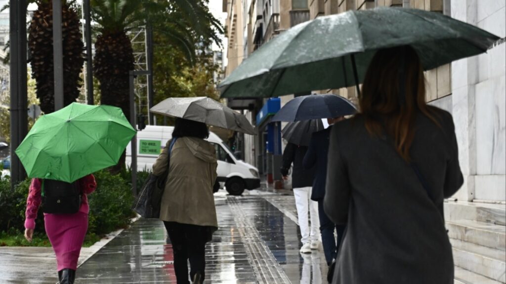 Καιρός: Προ των πυλών η νέα κακοκαιρία με βροχές, καταιγίδες και νοτιάδες - Πότε και πού θα χτυπήσει