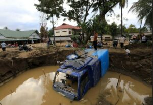 Πλημμύρες στην Ινδονησία: 631 νεκροί, 1 εκατομμύριο ξεριζωμένοι