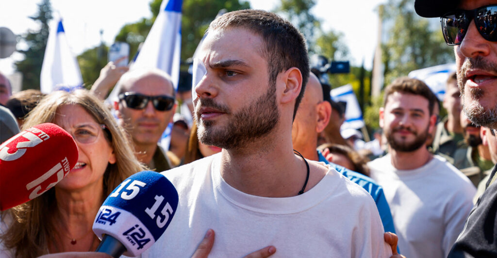 Ισραηλινός όμηρος της Χαμάς περιγράφει τη φρίκη που έζησε για δύο χρόνια - «Με έβαλαν στην κόλαση σε ένα δευτερόλεπτο»