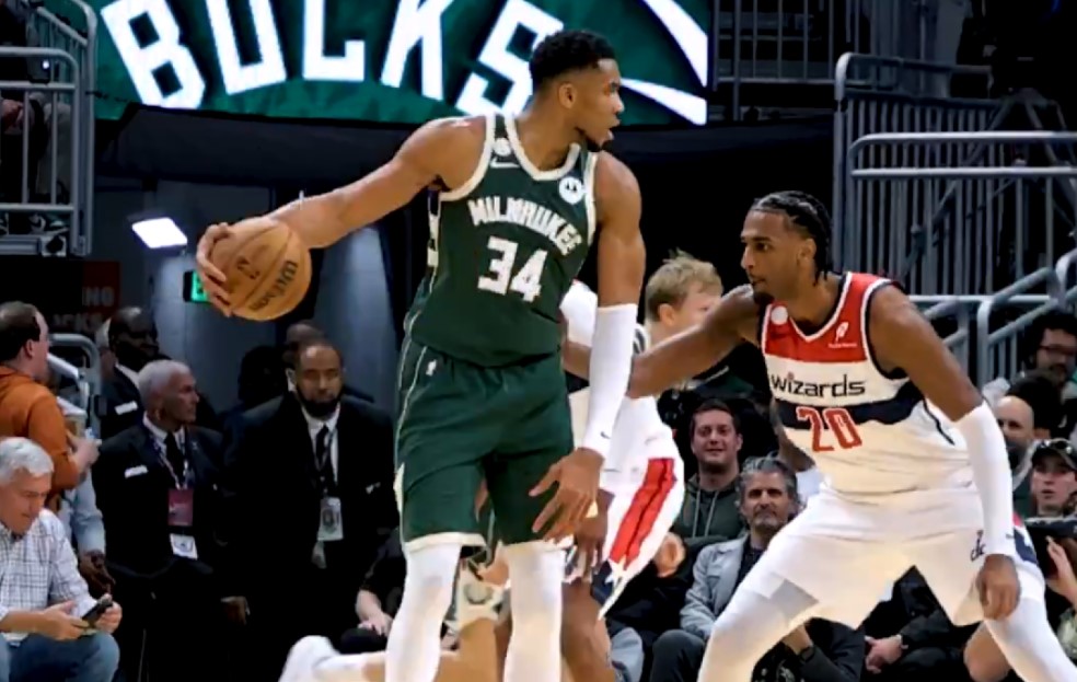 NBA: Σε ελεύθερη πτώση οι Μπακς - Ηττα 129-126 από τους τελευταίους της Ανατολής, Γουίζαρντς