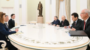 Τουλάχιστον 1,5 ώρα έστησε ο Πούτιν τον Στιβ Γουίτκοφ - Ξεκίνησε η συνάντηση