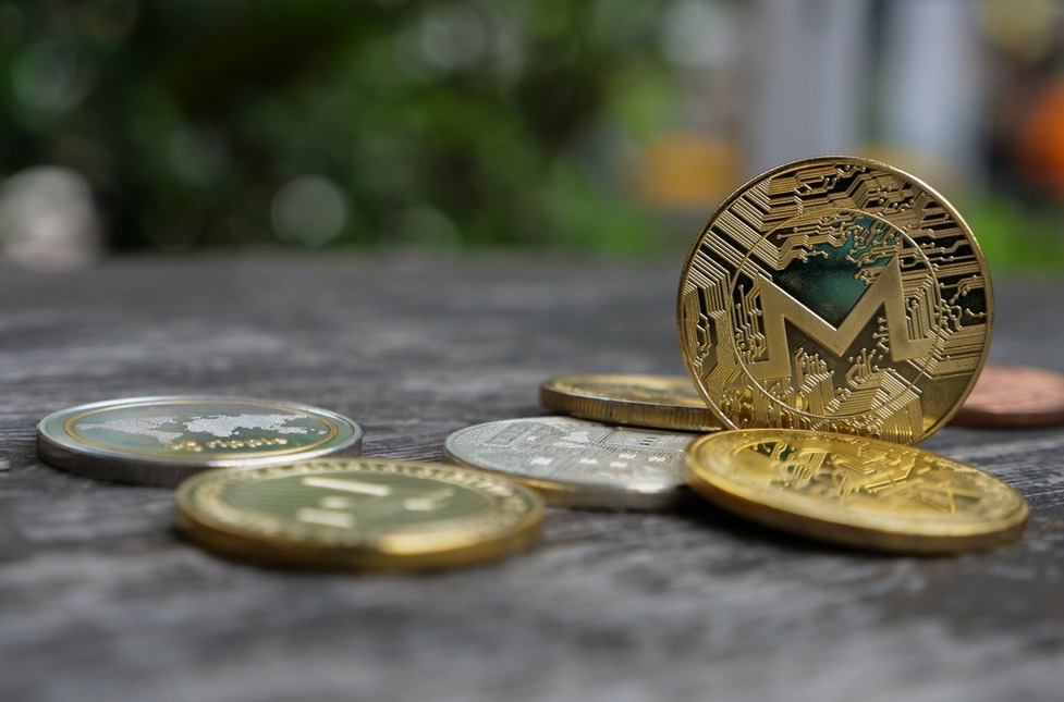 Ψηφιακά κρυπτονομίσματα συνδεδεμένα με το ευρώ εκδίδουν ευρωπαϊκοί τραπεζικοί κολοσσοί σε μια κίνηση–ματ