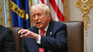 "Τι χάλι, δεν είναι εύκολη η κατάσταση", δήλωσε ο Ντόναλντ Τραμπ για τον πόλεμο στην Ουκρανία - Βίντεο