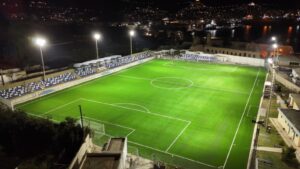 Το γήπεδο της Ελλάς Σύρου είναι μικρότερο από αυτά των μεγάλων της SuperLeague