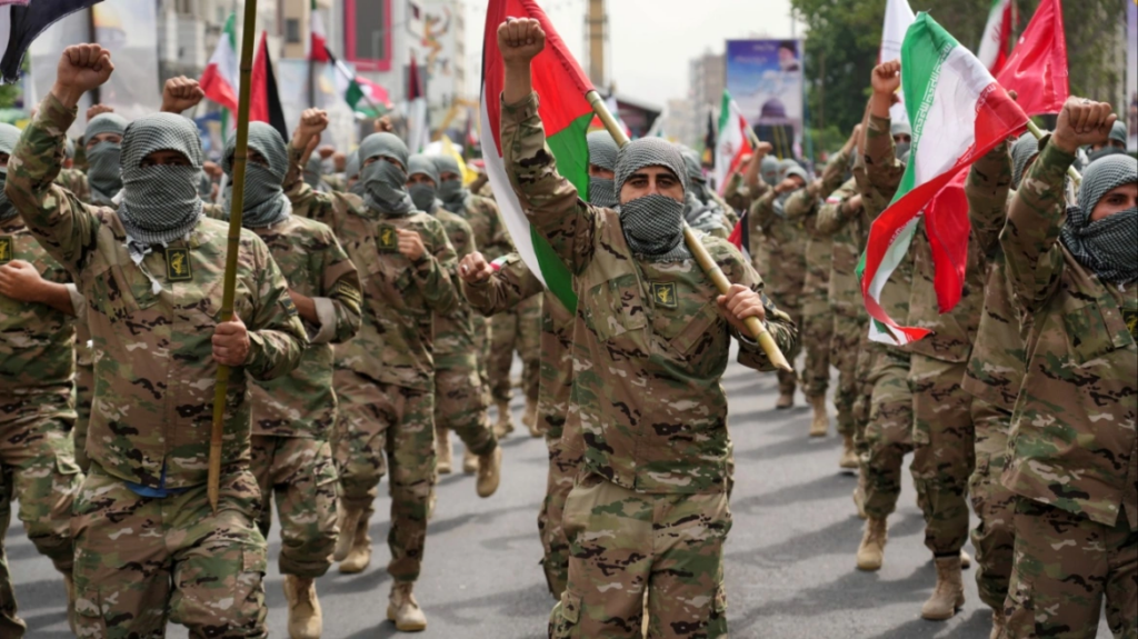 Προειδοποιούν τα πλοία των ΗΠΑ στον Κόλπο, οι Φρουροί της Επανάστασης του Ιράν